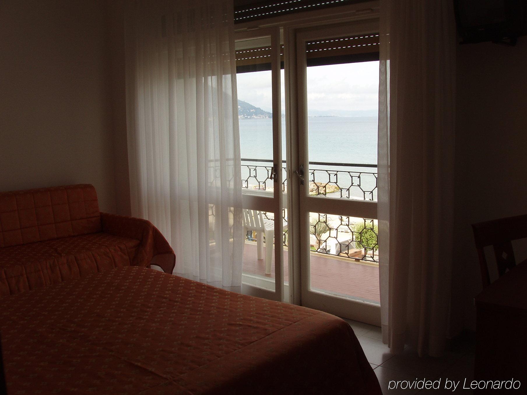 Hotel Aquilia Laigueglia Bilik gambar